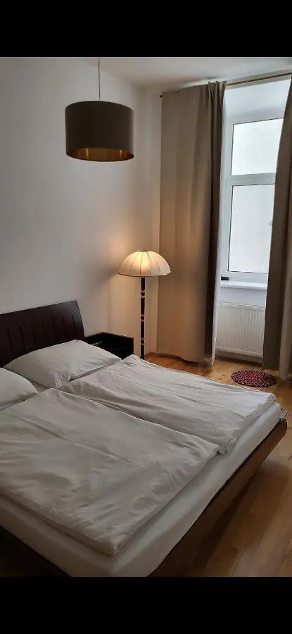 Schoene Altbauwohnung Wien Zentrum Brigittenauer Laende 32 Apartment Vienna