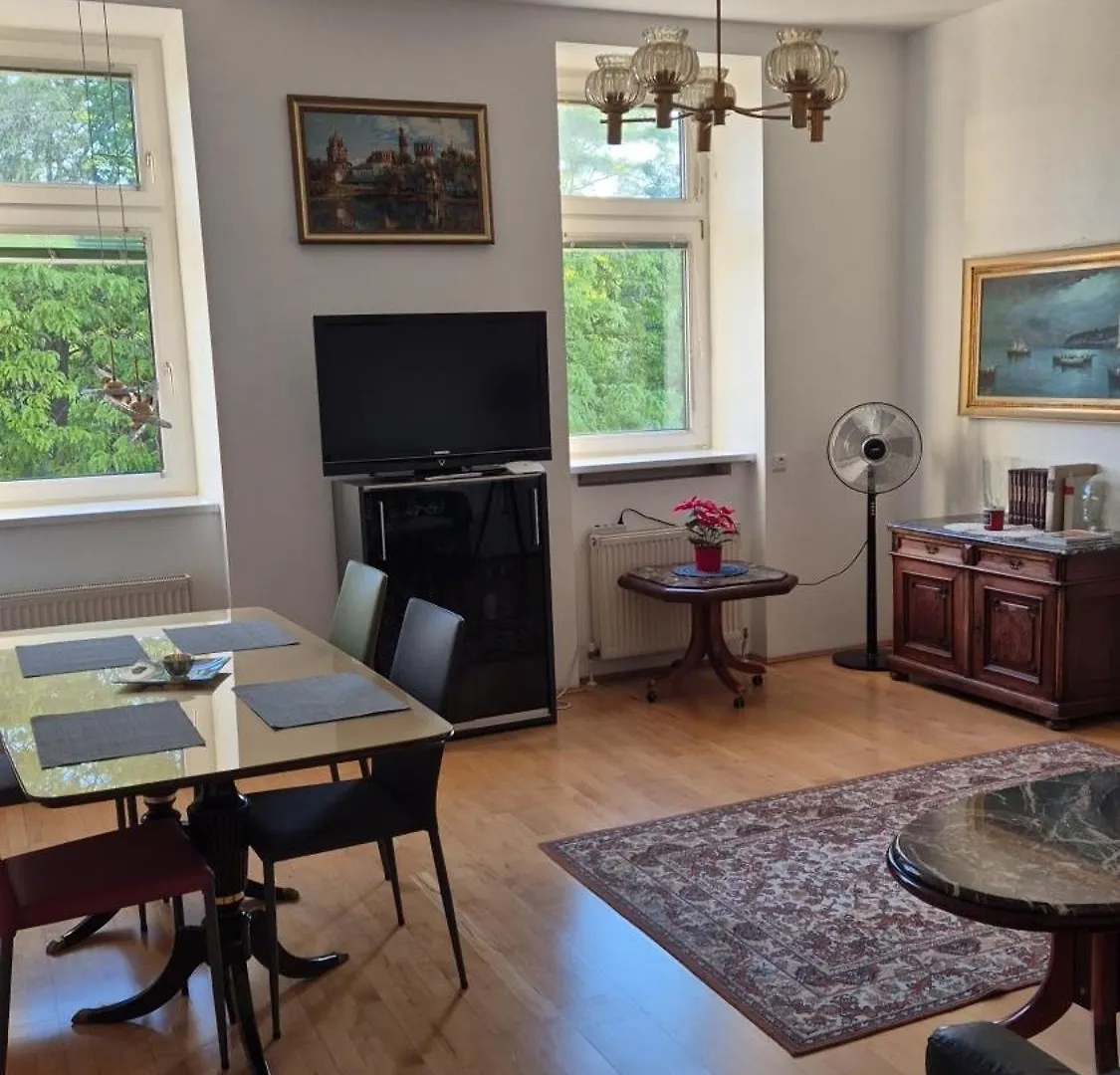 Schoene Altbauwohnung Wien Zentrum Brigittenauer Laende 32 Austria